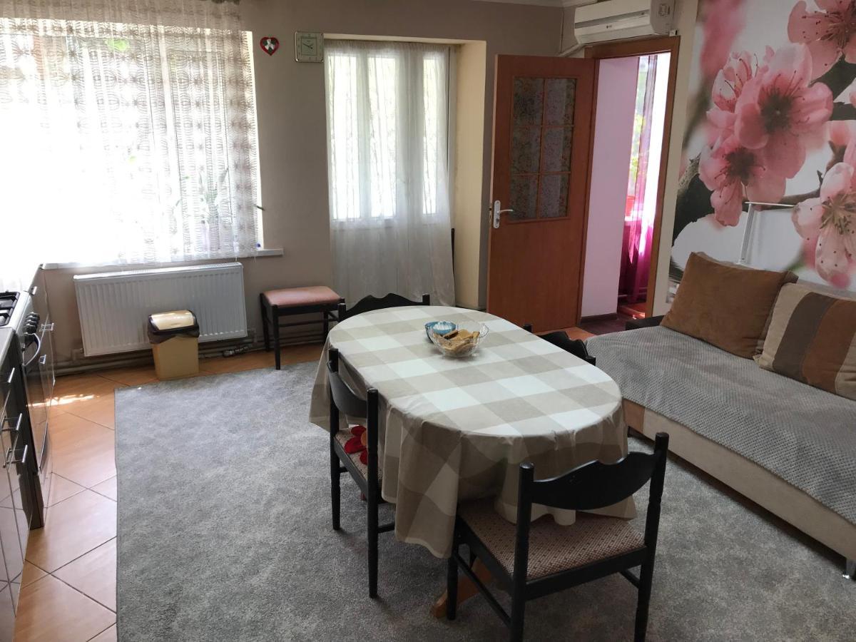 House Of Grace Otel Reni Dış mekan fotoğraf